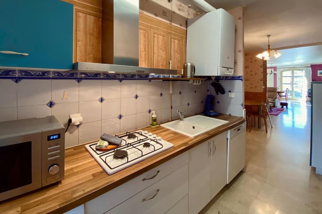"Georgio" Grand Appartement Traversant Avec Vue Canal Et Parking سُت المظهر الخارجي الصورة