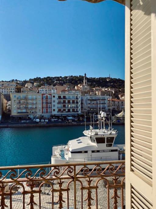 "Georgio" Grand Appartement Traversant Avec Vue Canal Et Parking سُت المظهر الخارجي الصورة