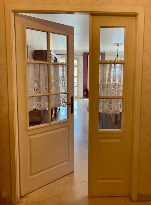 "Georgio" Grand Appartement Traversant Avec Vue Canal Et Parking سُت المظهر الخارجي الصورة